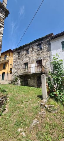 Casa indipendente in residenziale in Località Vicomezzano