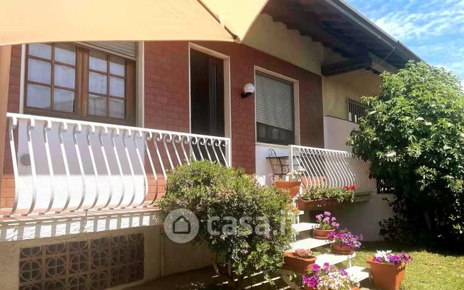 Casa indipendente in residenziale in 