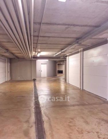 Box/posto auto in residenziale in Via Giacomo Frassi