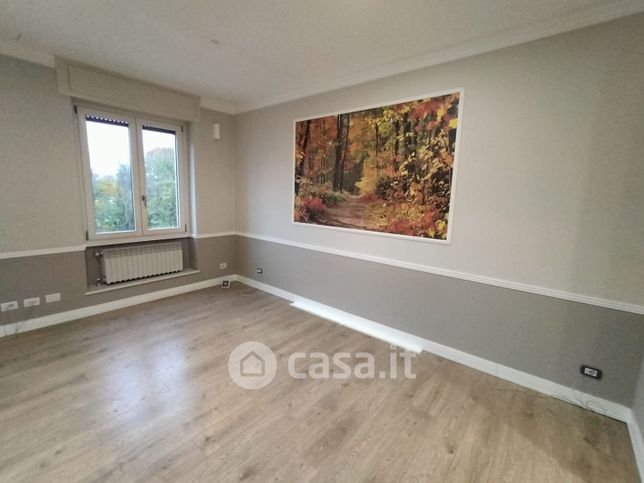 Ufficio in commerciale in Viale C. Battisti 157