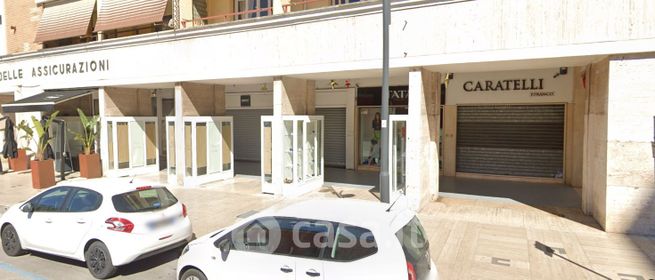 Negozio/locale commerciale in commerciale in Corso della Repubblica