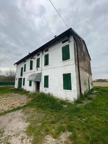 Casa indipendente in residenziale in Via Libertà 23