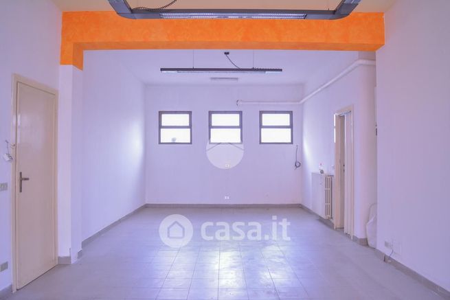 Ufficio in commerciale in Via Giuseppe Garibaldi 1