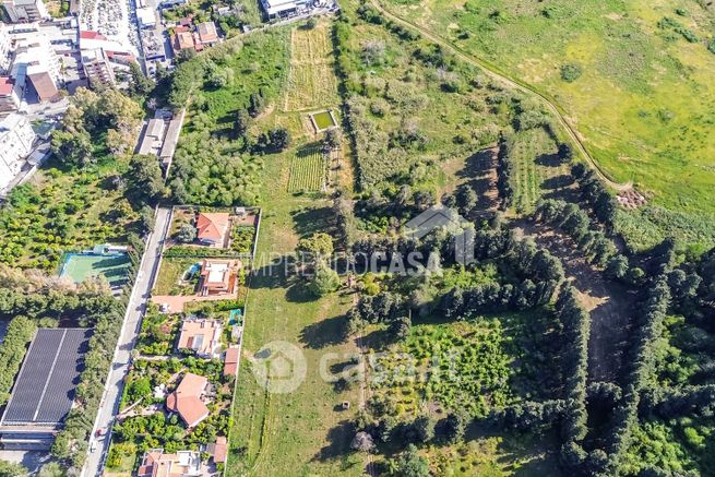 Terreno agricolo in commerciale in Via Evangelista di blasi 104