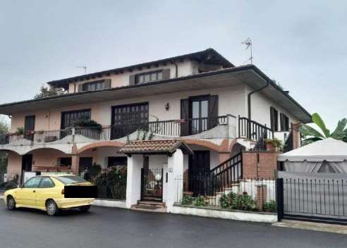 Appartamento in residenziale in Via Aniceto Casasco 10