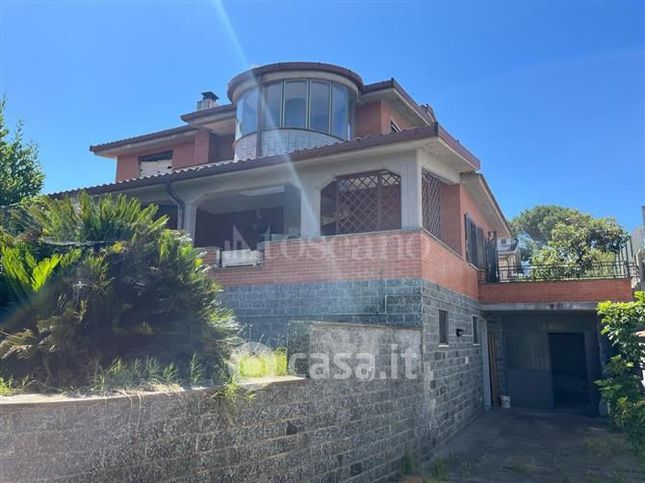 Villa in residenziale in Via Monte Bianco