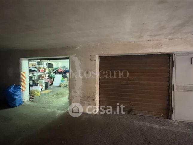 Box/posto auto in residenziale in Via Carmelitani