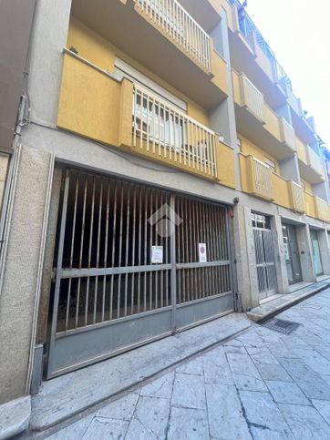 Box/posto auto in residenziale in Via XI Maggio