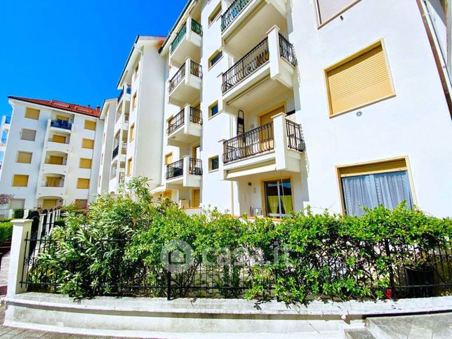 Box/posto auto in residenziale in Via Martiri della LibertÃ  12