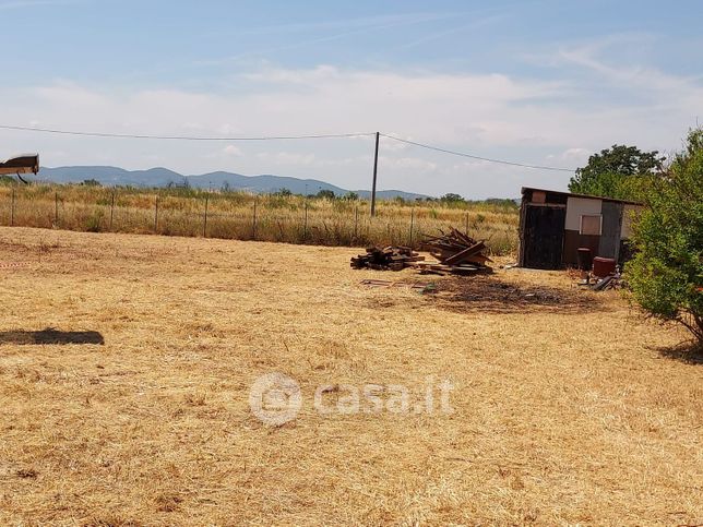 Terreno agricolo in commerciale in Via Pietro Nenni 1