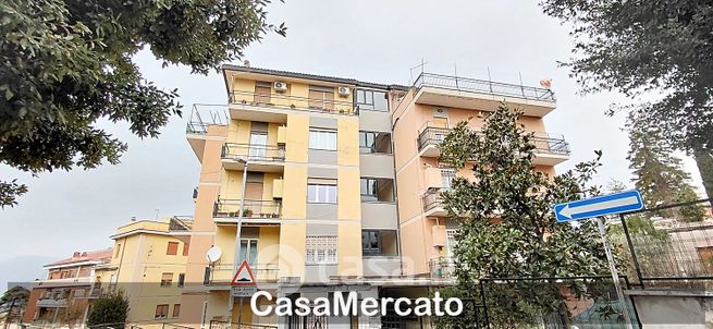 Appartamento in residenziale in Via Arturo Reali