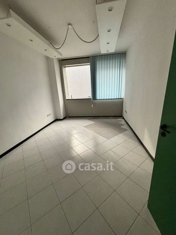 Ufficio in commerciale in Via Giovanni Porzio 4