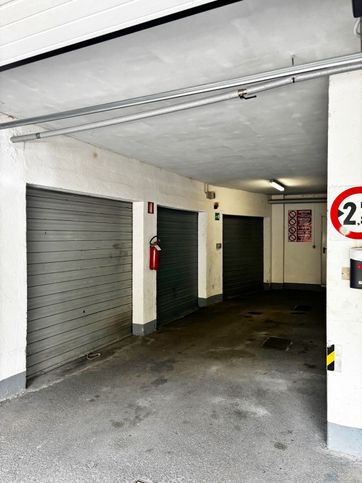 Box/posto auto in residenziale in Corso Saint-Martin-de-Corléans 179