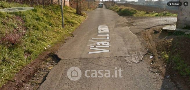 Box/posto auto in residenziale in Via Lunano 20