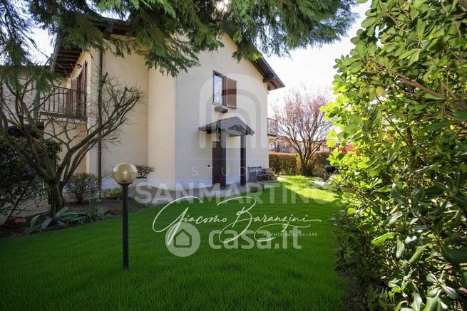 Villetta a schiera in residenziale in Via Morosolo