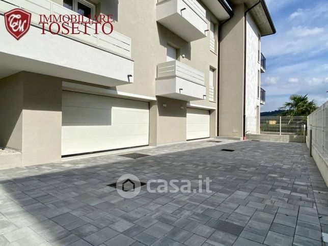 Casa bi/trifamiliare in residenziale in Viale Sant' Agostino 420