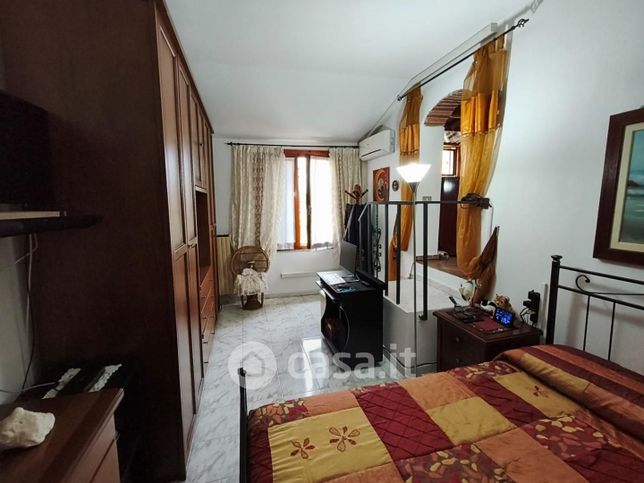 Casa bi/trifamiliare in residenziale in Via volterrana