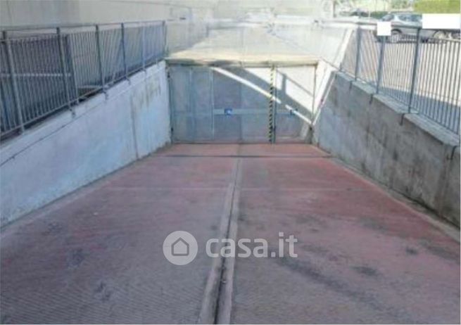 Box/posto auto in residenziale in Via Giuseppe Bovini
