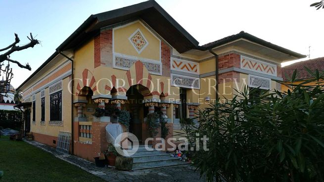 Villa in residenziale in Via Rosso di San Secondo 17