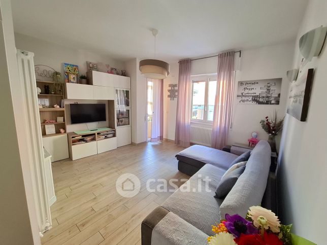 Appartamento in residenziale in Via Pinee