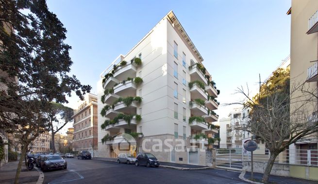 Appartamento in residenziale in Viale delle Medaglie d'Oro 19