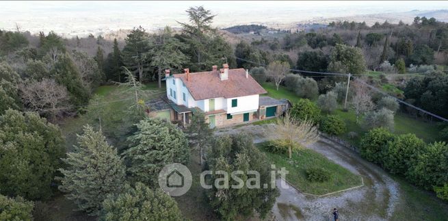 Villa in residenziale in 