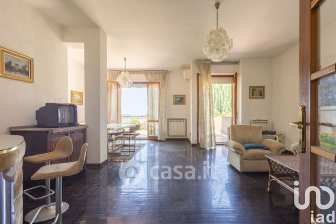 Appartamento in residenziale in Via Baracca 4