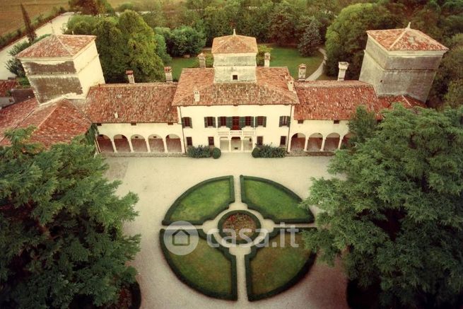 Villa in residenziale in Via Mattarana 32