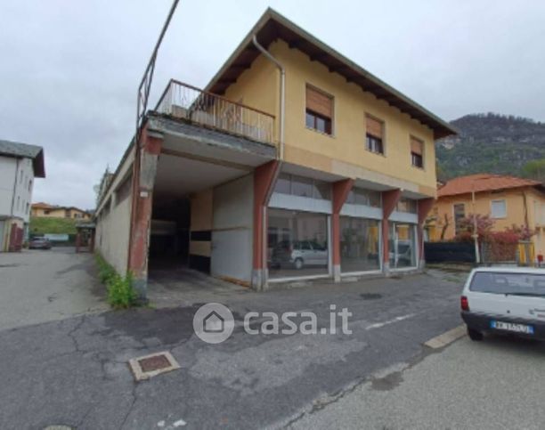 Capannone in commerciale in Via Montrigone