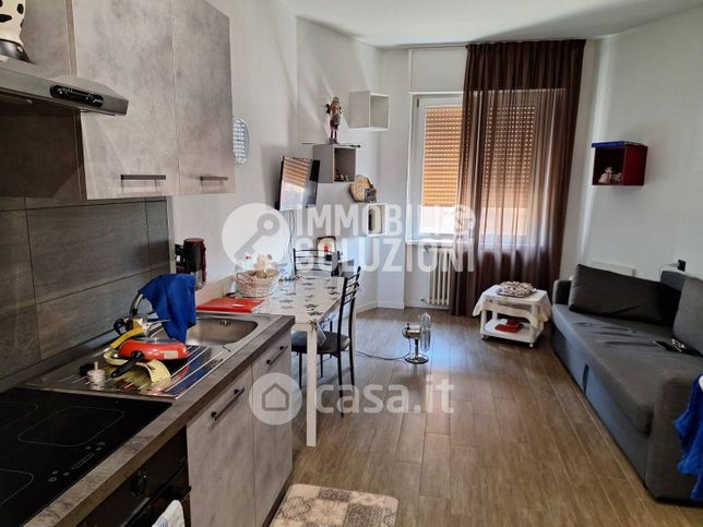 Appartamento in residenziale in Viale A. Locatelli 125