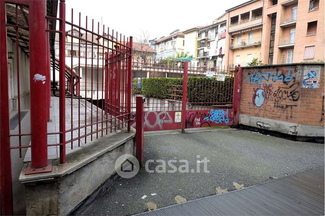Box/posto auto in residenziale in Via Fiano 26