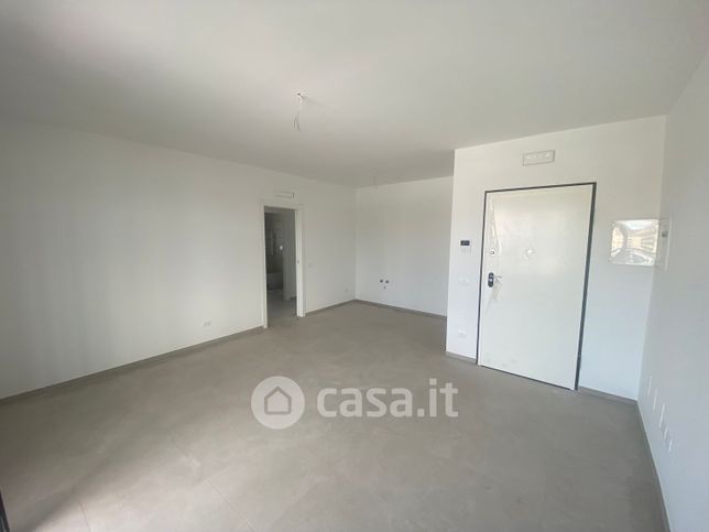 Appartamento in residenziale in Via Salara Vecchia 14