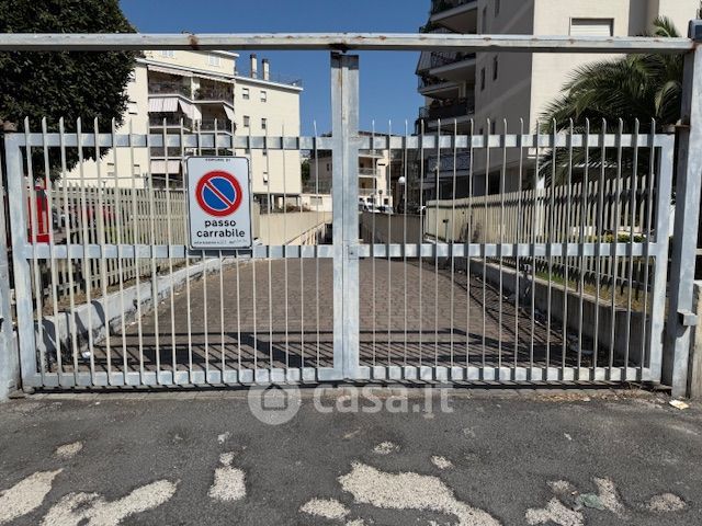Box/posto auto in residenziale in Via Antonio Zotti 15