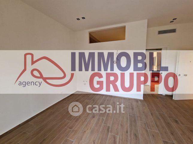 Ufficio in commerciale in Via Giuseppe Verdi