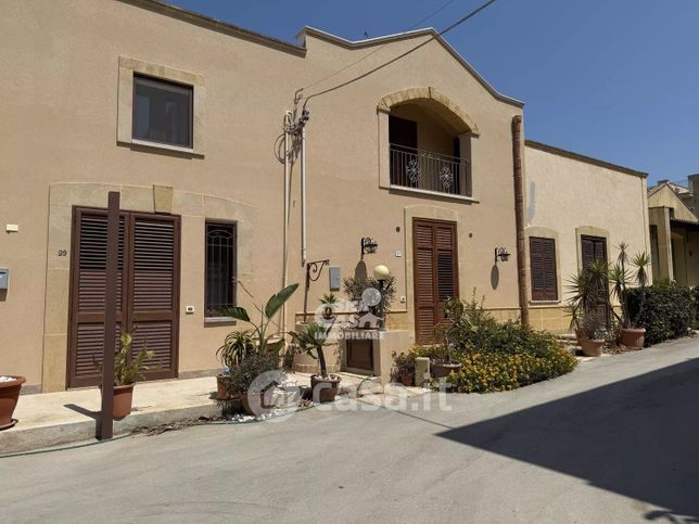 Casa indipendente in residenziale in