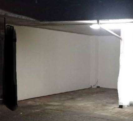 Box/posto auto in residenziale in Via Vincenzo Bellini 11
