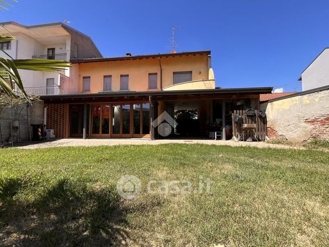 Villa in residenziale in Via Varallino 70