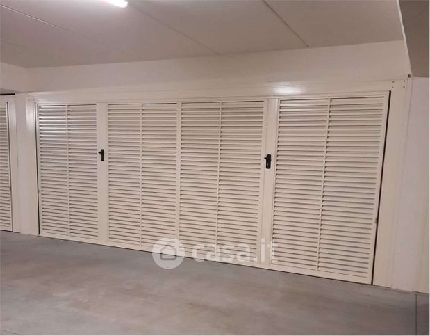Box/posto auto in residenziale in Via dei Pensieri 58