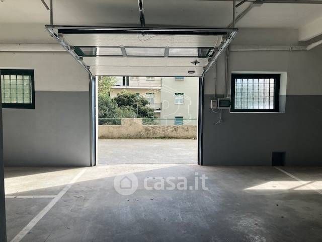 Garage/posto auto in residenziale in Via Livorno 34 -40