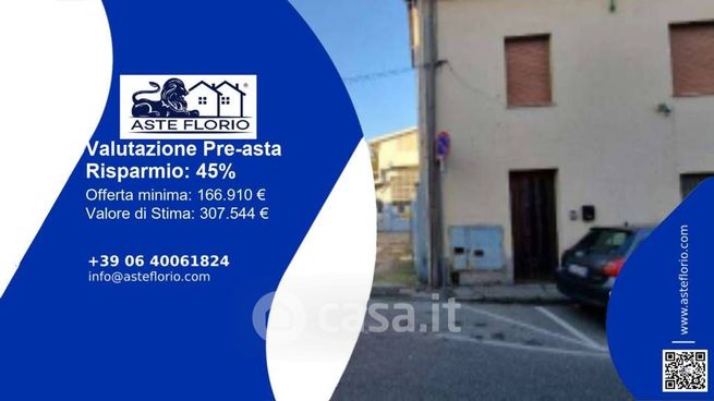 Capannone in commerciale in Via Autostrada