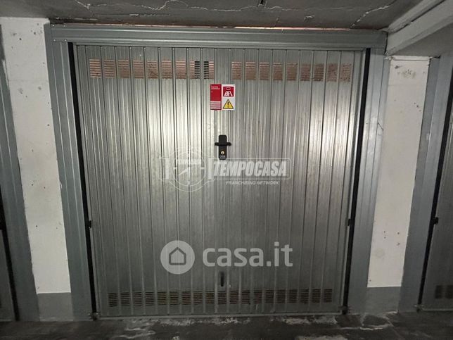 Box/posto auto in residenziale in Via Baracca Francesco