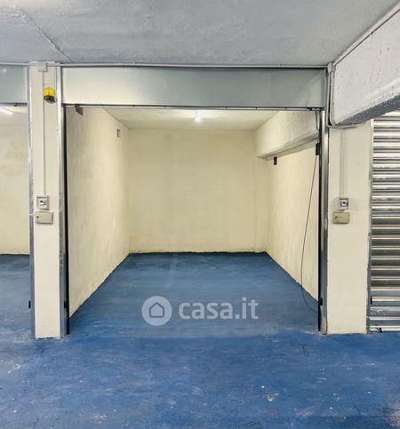 Box/posto auto in residenziale in Via Domenico Scarlatti 17