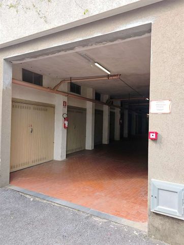 Box/posto auto in residenziale in Via Cesare Battisti