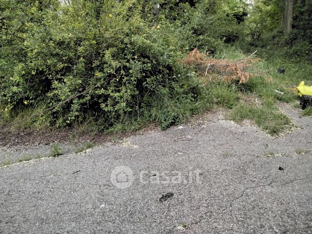 Terreno agricolo in commerciale in Via Martiri della Resistenza