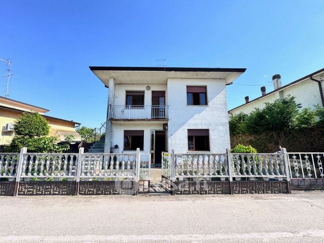 Casa bi/trifamiliare in residenziale in Via San Giovanni Bosco 63