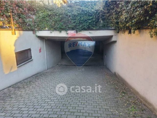 Garage/posto auto in residenziale in Via Don Giuseppe Ravazzi 27