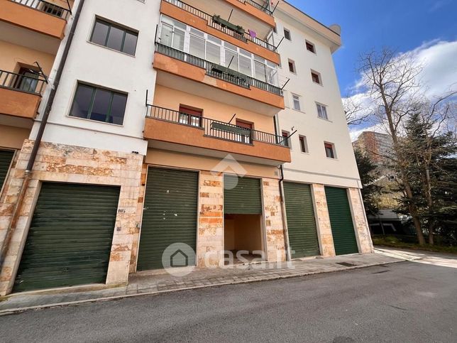 Box/posto auto in residenziale in Via Mantova 107