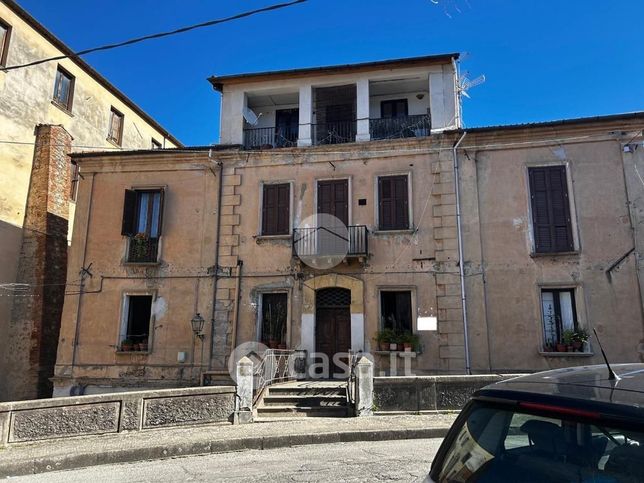 Appartamento in residenziale in Piazza Fratelli Bandiera 19