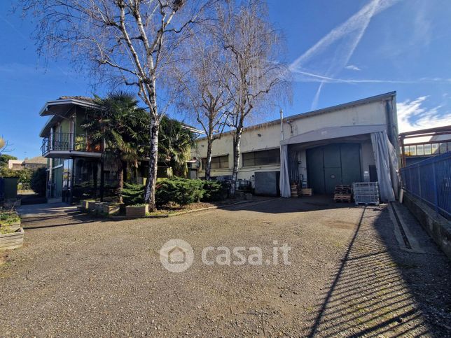 Capannone in commerciale in Via Cremona