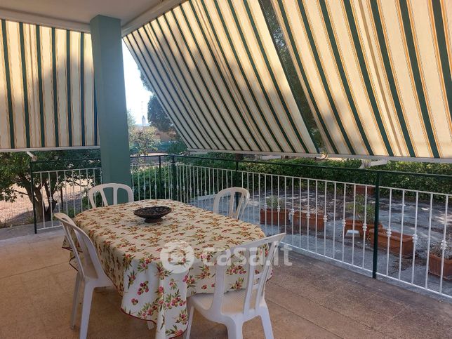 Casa indipendente in residenziale in Via Castel del Monte